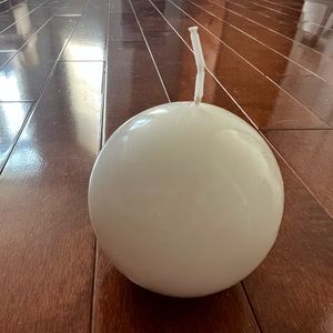 🆕 round white candle